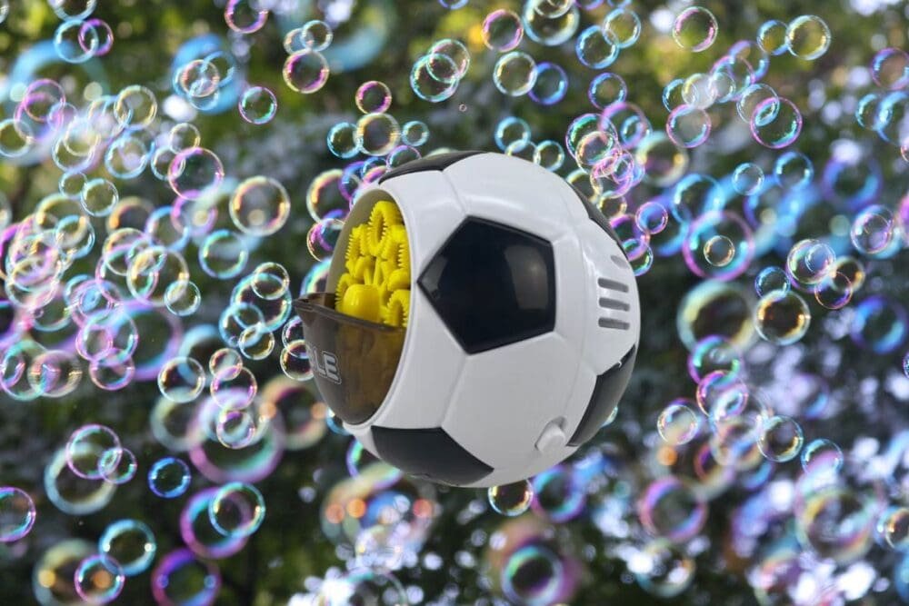 Seifenblasenmaschine für Kinder – Fussball und Basketball - Image 5