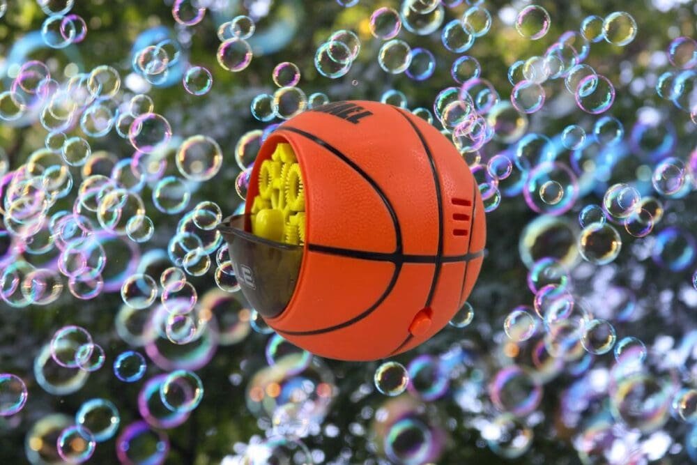 Seifenblasenmaschine für Kinder – Fussball und Basketball - Image 9